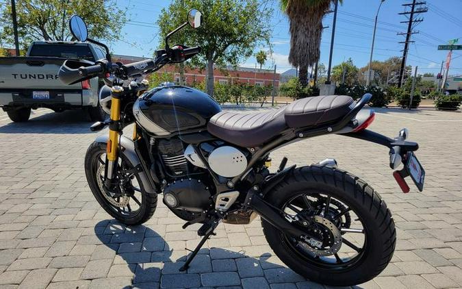 2025 Triumph Scrambler 400 X Phantom Black / Silver Ice