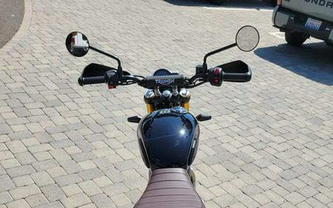 2025 Triumph Scrambler 400 X Phantom Black / Silver Ice