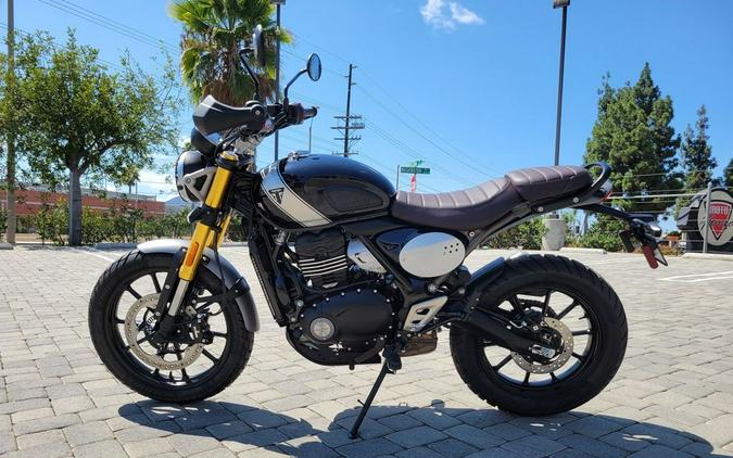 2025 Triumph Scrambler 400 X Phantom Black / Silver Ice