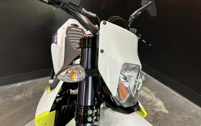 2019 Husqvarna Supermoto 701