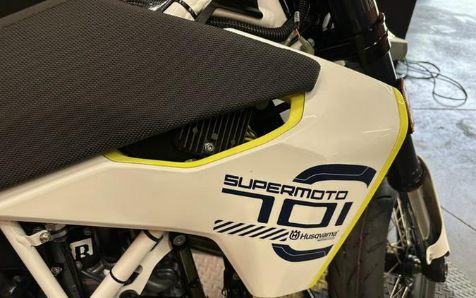 2019 Husqvarna Supermoto 701