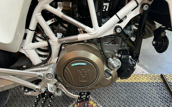 2019 Husqvarna Supermoto 701