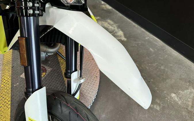 2019 Husqvarna Supermoto 701
