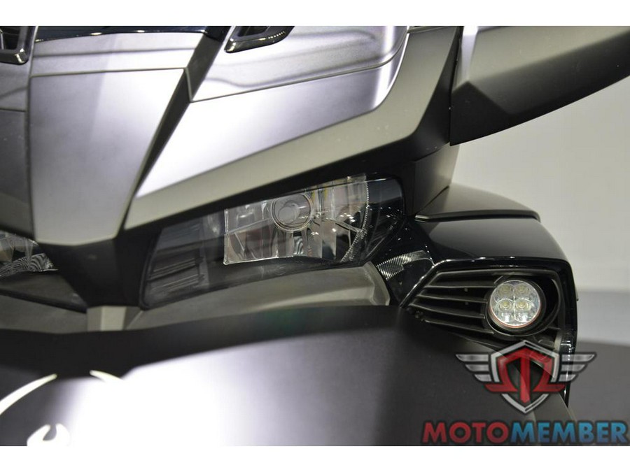 2022 Can-Am Spyder F3 Limited Dark Wheels