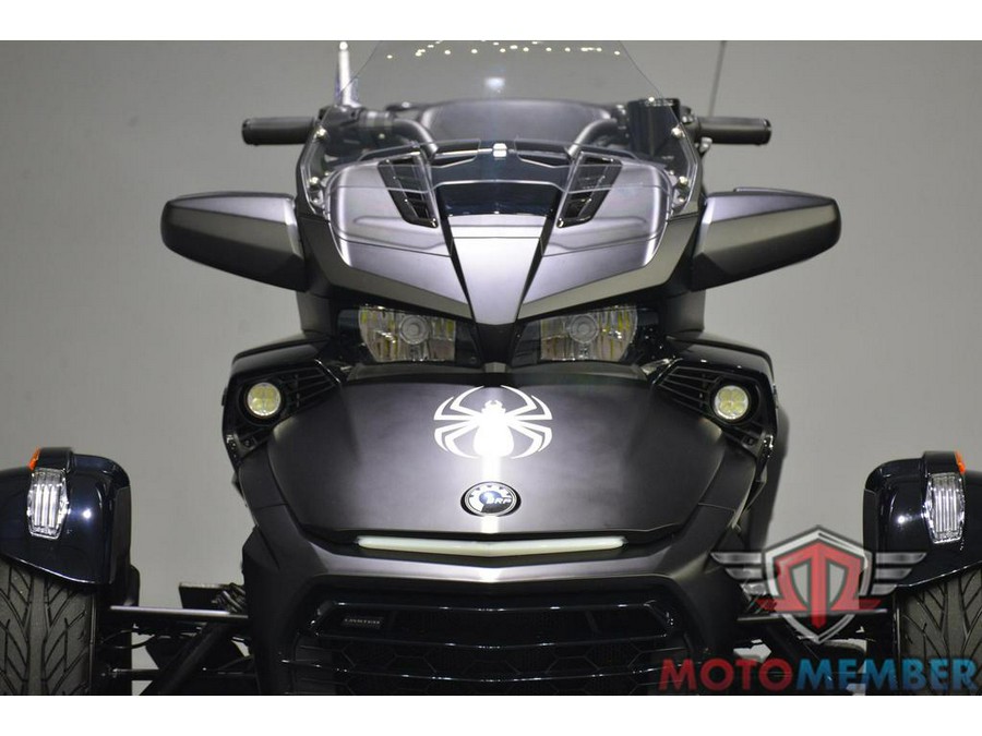2022 Can-Am Spyder F3 Limited Dark Wheels