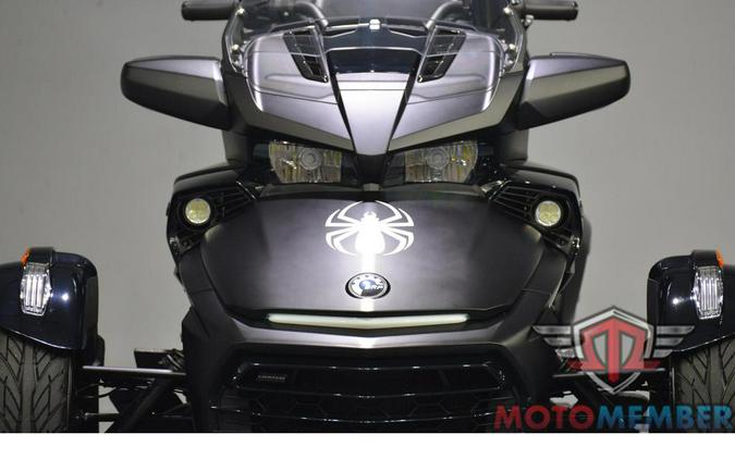 2022 Can-Am Spyder F3 Limited Dark Wheels