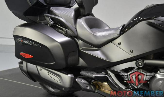 2022 Can-Am Spyder F3 Limited Dark Wheels