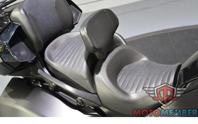 2022 Can-Am Spyder F3 Limited Dark Wheels