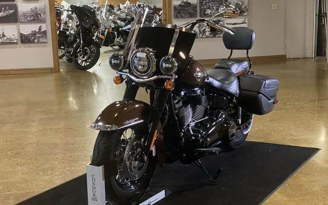 2019 Harley-Davidson FLHCS - Heritage Classic 114