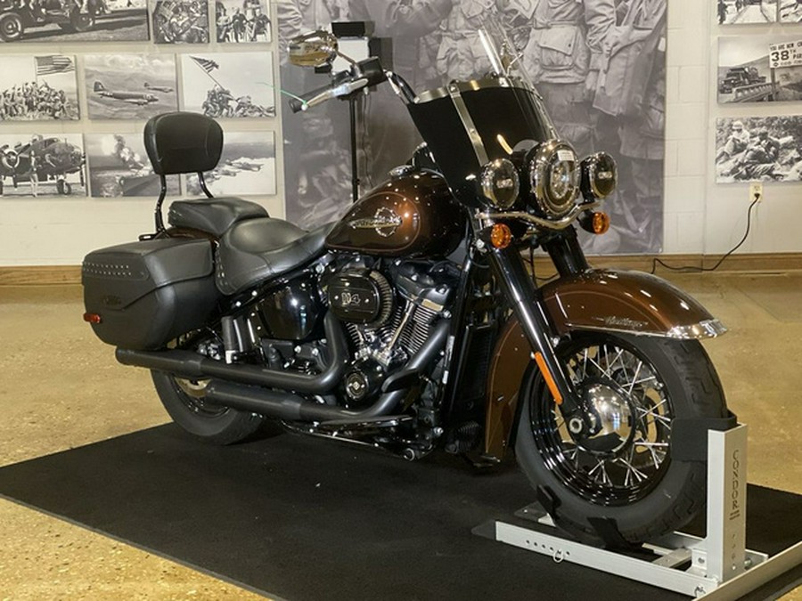 2019 Harley-Davidson FLHCS - Heritage Classic 114