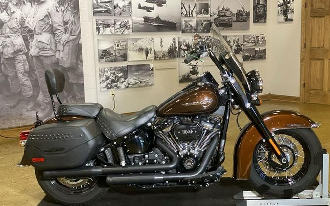 2019 Harley-Davidson FLHCS - Heritage Classic 114