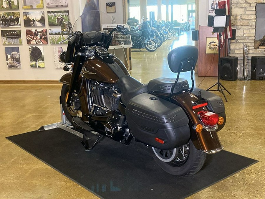 2019 Harley-Davidson FLHCS - Heritage Classic 114