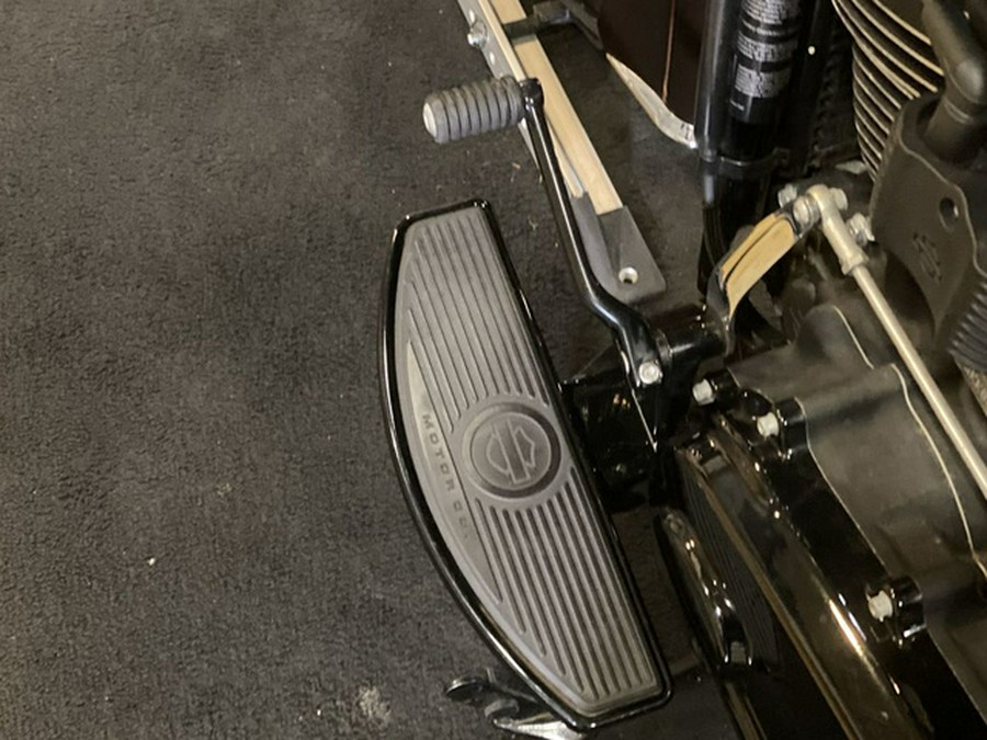 2019 Harley-Davidson FLHCS - Heritage Classic 114