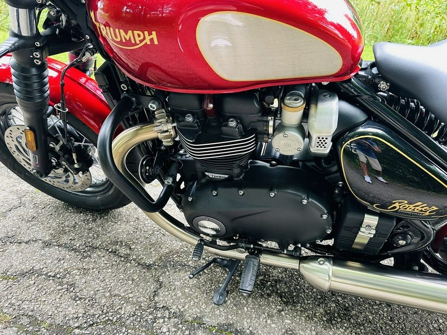 2022 Triumph Bonneville Bobber Gold Line Carnival Red/Sapphire Black