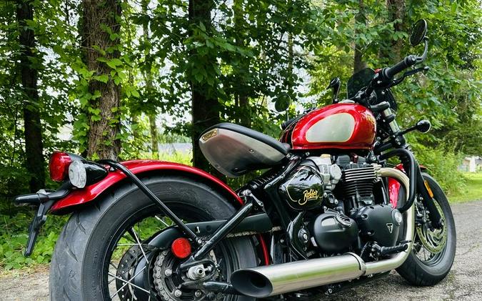 2022 Triumph Bonneville Bobber Gold Line Carnival Red/Sapphire Black