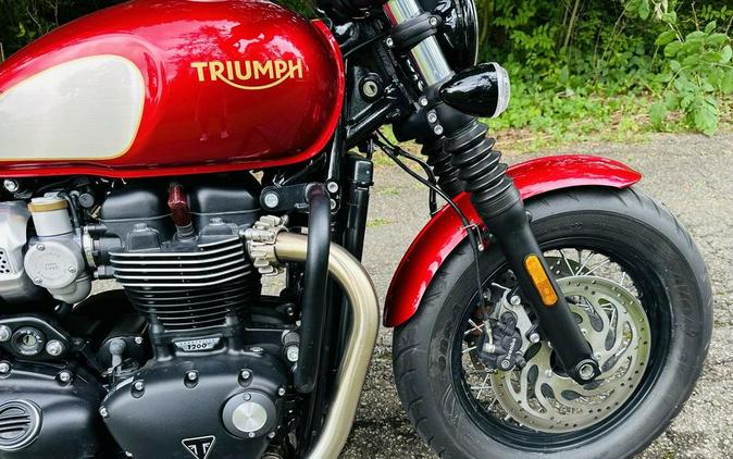 2022 Triumph Bonneville Bobber Gold Line Carnival Red/Sapphire Black