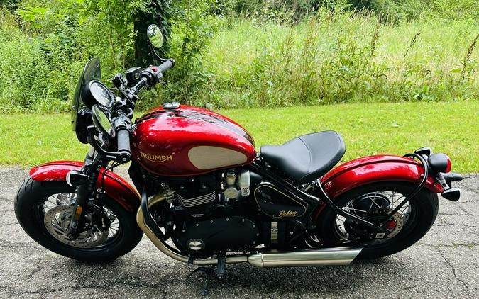 2022 Triumph Bonneville Bobber Gold Line Carnival Red/Sapphire Black