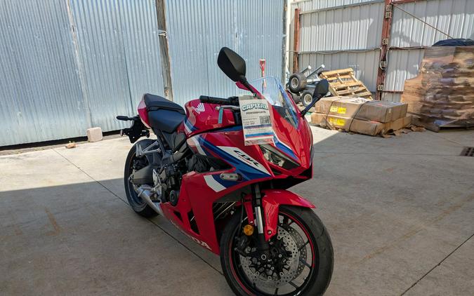 2026 Honda CBR650R E-Clutch