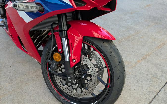 2026 Honda CBR650R E-Clutch