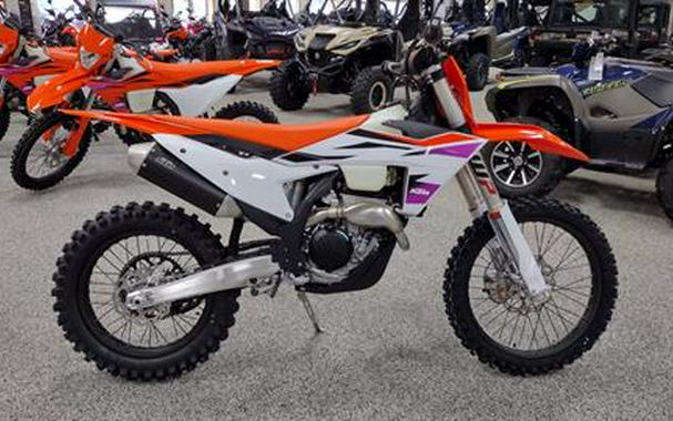 FIRST LOOK! 2024 KTM OFF-ROAD MODELS // 450XCF, 300XC, 350XCF, 125XC, 250XCF & 250XC