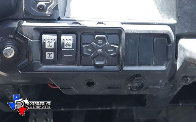 2025 Can-Am® Defender XT HD10
