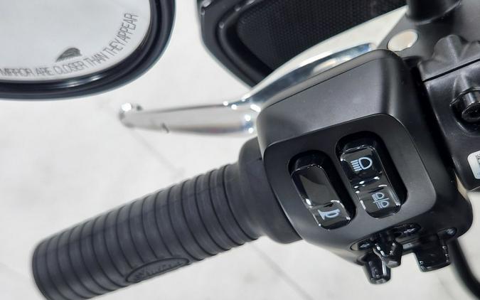 2025 Indian Motorcycle® Chieftain® PowerPlus Dark Horse w/PowerBand Audio Blue Dusk