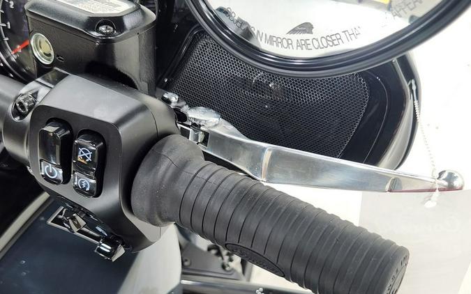 2025 Indian Motorcycle® Chieftain® PowerPlus Dark Horse w/PowerBand Audio Blue Dusk