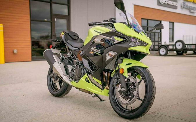 2026 Kawasaki Ninja® 500 ABS Metallic Yellowish Green/Ebony