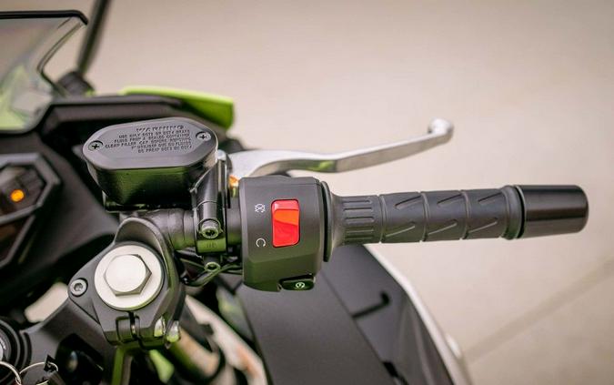 2026 Kawasaki Ninja® 500 ABS Metallic Yellowish Green/Ebony