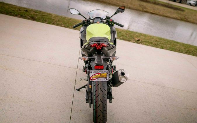 2026 Kawasaki Ninja® 500 ABS Metallic Yellowish Green/Ebony