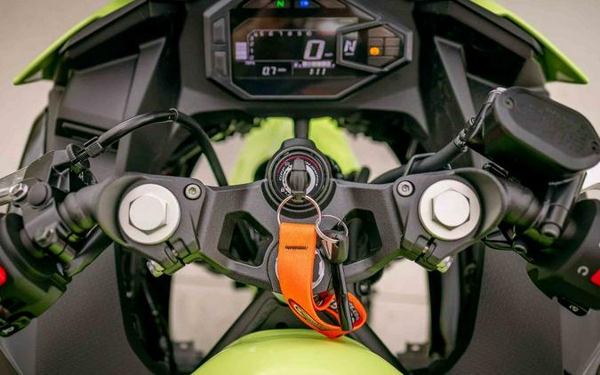 2026 Kawasaki Ninja® 500 ABS Metallic Yellowish Green/Ebony