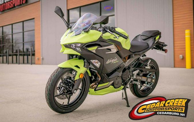2026 Kawasaki Ninja® 500 ABS Metallic Yellowish Green/Ebony