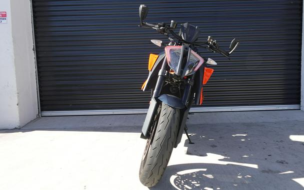 2021 KTM 1290 SUPER DUKE R