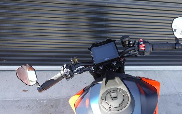 2021 KTM 1290 SUPER DUKE R