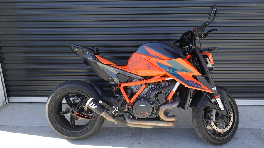 2021 KTM 1290 SUPER DUKE R