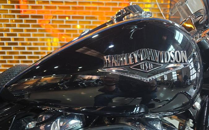 2022 Harley-Davidson® Road King® FLHR