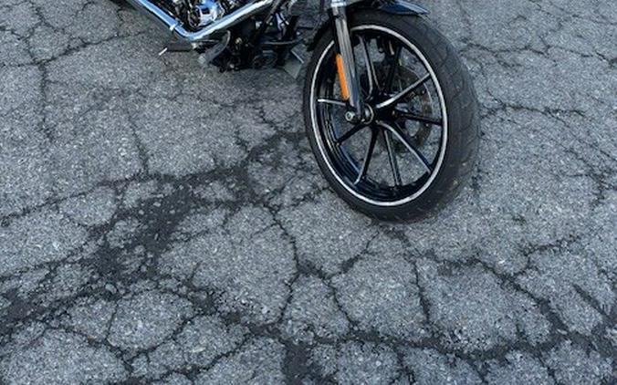 2013 Harley-Davidson® Breakout® Vivid Black