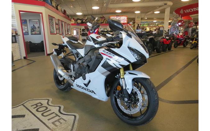 2026 CBR1000RR ABS - Honda