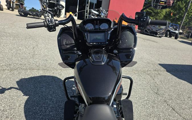 2026 Indian Challenger® Dark Horse® Signature Series
