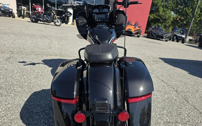 2026 Indian Challenger® Dark Horse® Signature Series