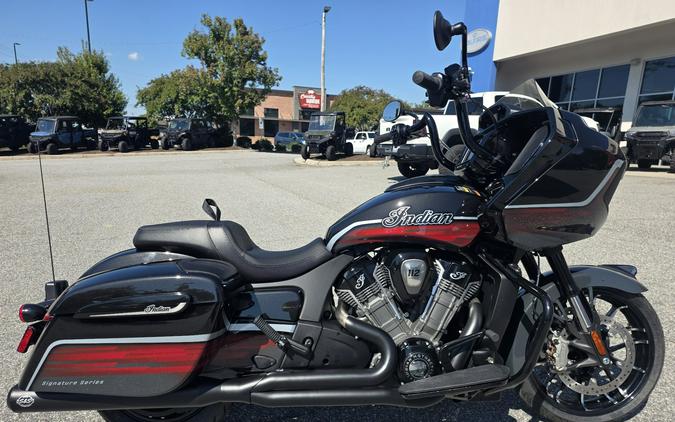 2026 Indian Challenger® Dark Horse® Signature Series