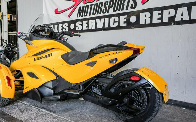 2013 Can-Am Spyder® ST-S SE5