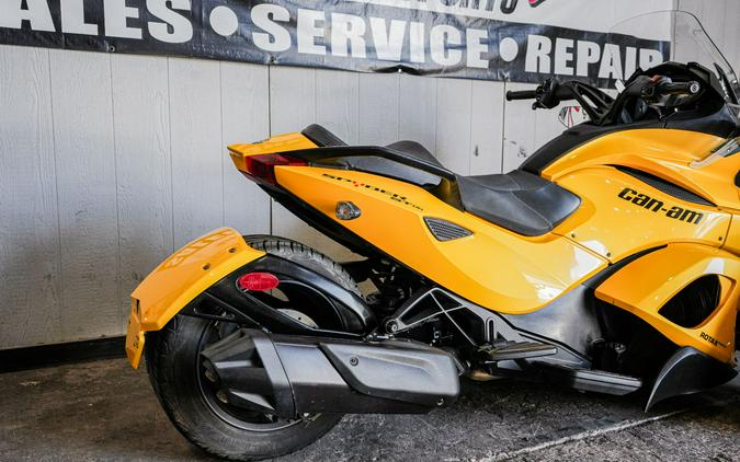 2013 Can-Am Spyder® ST-S SE5