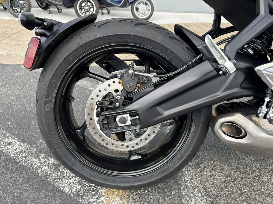 2025 Triumph Trident 660