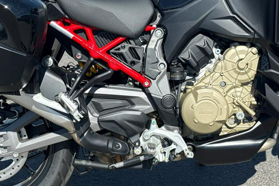 2026 Ducati Multistrada V4S TRAVEL/RADAR