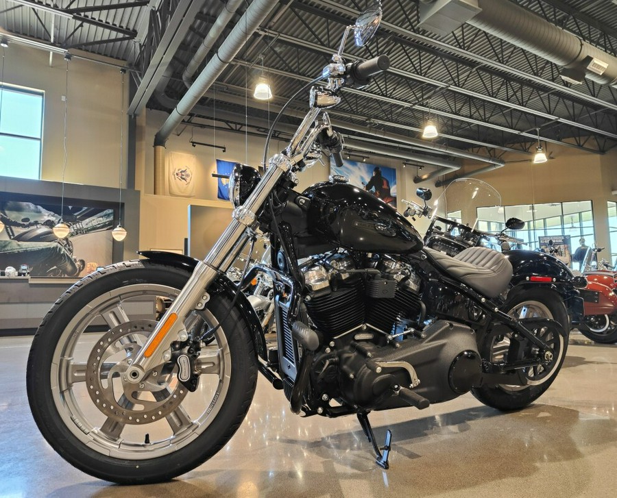 2022 Harley-Davidson Softail Standard Black