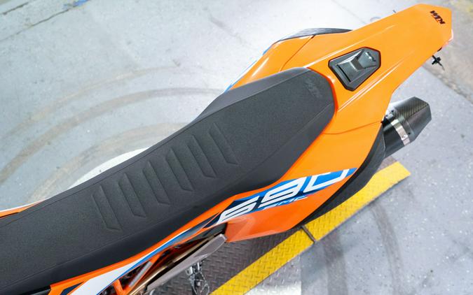 2023 KTM 690 SMC R