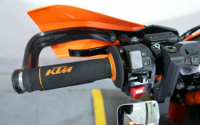 2023 KTM 690 SMC R