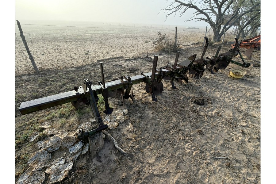 John Deere 6 Row Disc Bedder