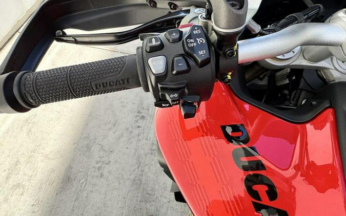 2027 Ducati Multistrada V4 S Pike's Peak